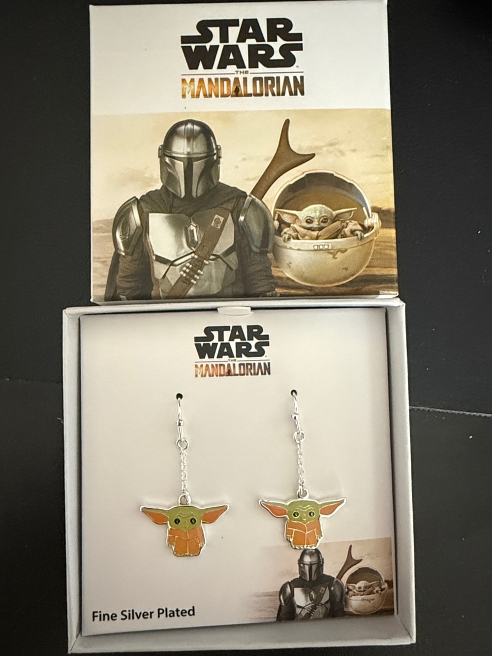 Star Wars The Mandalorian Baby Yoda “Grogu” Drop Earrings in Box *NWT - Picture 6 of 9